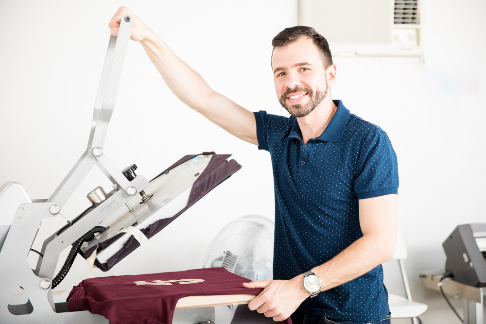 Trendem jsou lisy na textil i 3D objekty. Ceny klesají a využitelnost je široká